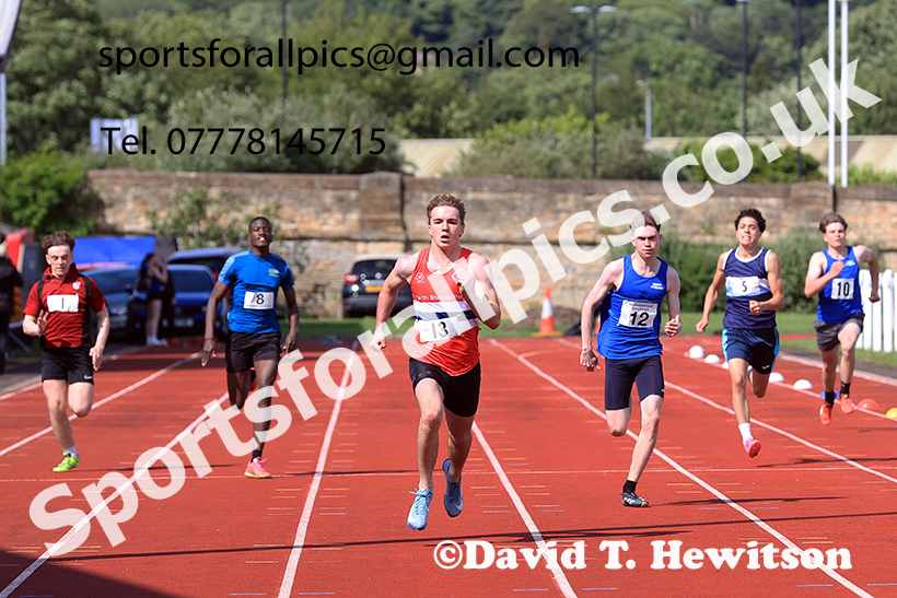 Boys 200 metres, 2025 Northumberland Schools Track and Fields, Wentworth, Hexham. Photo: David T. Hewitson/Sports for All Pics
